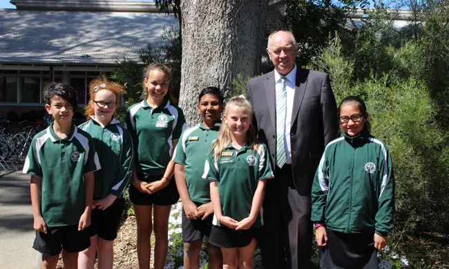 Photo Image Commissioner Colin Pettit ~Ethanee , Lestelle, Takeeta, Neqoui Mandurah Regional Visit 1 November 2017