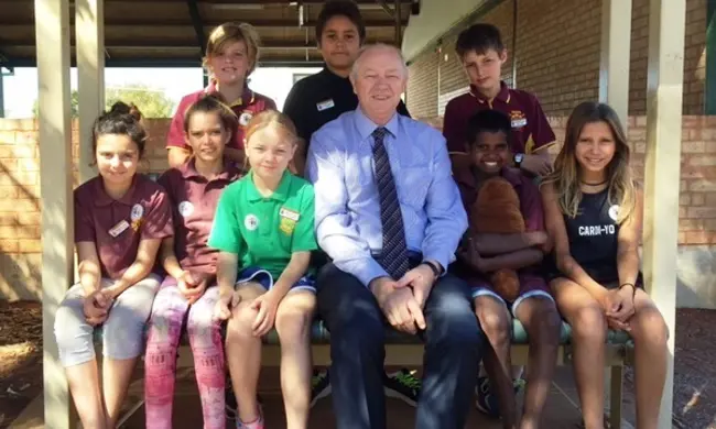 Photo Image Commissioner Colin Pettit With Students At Leonora School Regional Visit April 2017